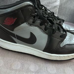 Air Jordan 1 “Shadow” Mid - Big Kids 6